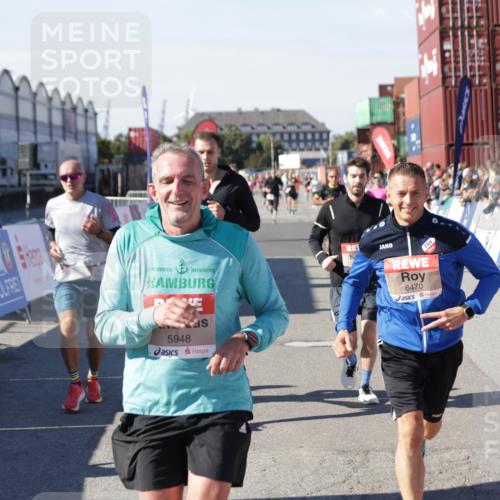 03.10.2025 - Köhlbrandbrückenlauf Jannik Wohlers http://msf.ph/oto/9121564 03.10.2025 13:04:44 Ziel 4022, 4061, 4236, 4246, 4247, 4303, 4449, 4713, 4724, 4831, 5849, 5948, 5968, 6092, 6268, 6470, 6716 meine-sportfotos.de