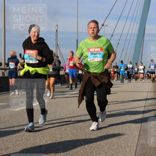 03.10.2025 - Köhlbrandbrückenlauf Strokosch-Dieckow http://msf.ph/oto/9121571 03.10.2025 09:57:14 Position 2 3399, 3398 meine-sportfotos.de