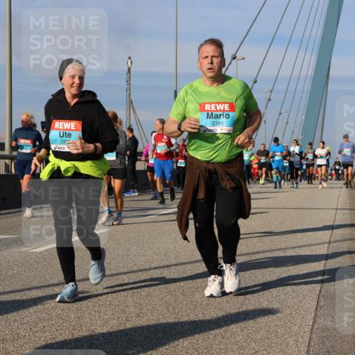 03.10.2025 - Köhlbrandbrückenlauf Strokosch-Dieckow http://msf.ph/oto/9121573 03.10.2025 09:57:14 Position 2 330, 3398 meine-sportfotos.de