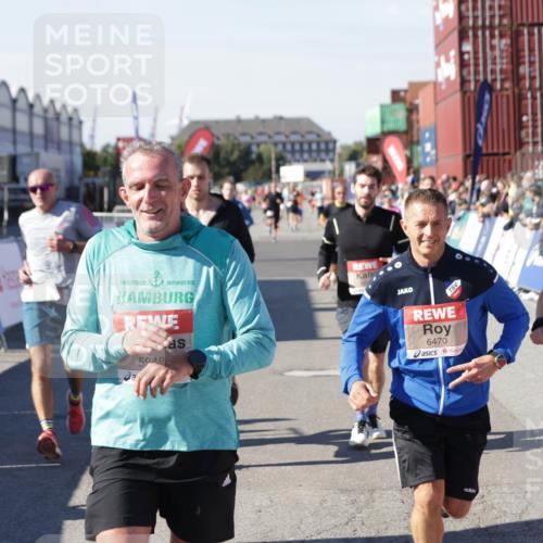 03.10.2025 - Köhlbrandbrückenlauf Jannik Wohlers http://msf.ph/oto/9121576 03.10.2025 13:04:44 Ziel 4022, 4061, 4236, 4246, 4247, 4303, 4449, 4713, 4724, 4831, 5849, 5948, 5968, 6092, 6268, 6470, 6716 meine-sportfotos.de
