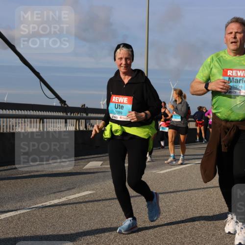 03.10.2025 - Köhlbrandbrückenlauf Strokosch-Dieckow http://msf.ph/oto/9121581 03.10.2025 09:57:15 Position 2 3399, 3398 meine-sportfotos.de