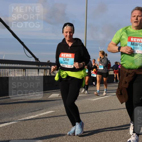 03.10.2025 - Köhlbrandbrückenlauf Strokosch-Dieckow http://msf.ph/oto/9121583 03.10.2025 09:57:15 Position 2 3399, 3398 meine-sportfotos.de
