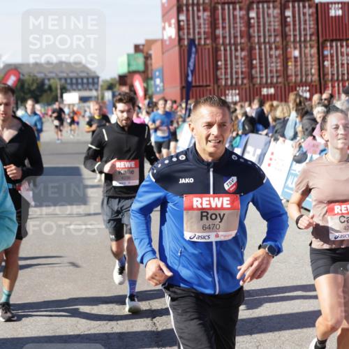 03.10.2025 - Köhlbrandbrückenlauf Jannik Wohlers http://msf.ph/oto/9121590 03.10.2025 13:04:45 Ziel 4022, 4061, 4236, 4246, 4247, 4303, 4449, 4713, 4724, 4831, 5849, 5948, 5968, 6268, 6470, 6716 meine-sportfotos.de