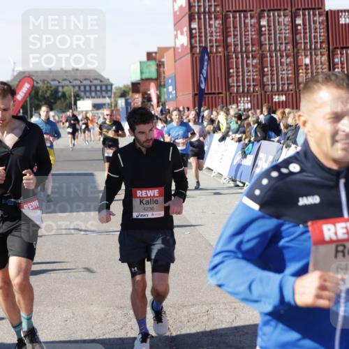 03.10.2025 - Köhlbrandbrückenlauf Jannik Wohlers http://msf.ph/oto/9121604 03.10.2025 13:04:45 Ziel 4022, 4061, 4236, 4246, 4247, 4303, 4449, 4713, 4724, 4831, 5849, 5948, 5968, 6268, 6470, 6716 meine-sportfotos.de