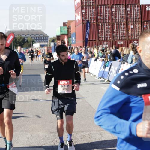 03.10.2025 - Köhlbrandbrückenlauf Jannik Wohlers http://msf.ph/oto/9121608 03.10.2025 13:04:45 Ziel 4022, 4061, 4236, 4246, 4247, 4303, 4449, 4713, 4724, 4831, 5849, 5948, 5968, 6268, 6470, 6716 meine-sportfotos.de