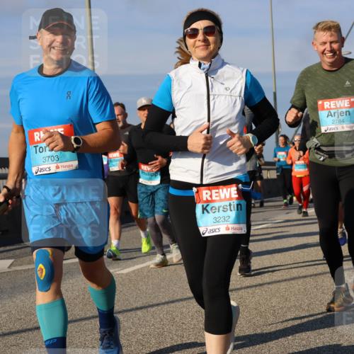 03.10.2025 - Köhlbrandbrückenlauf Strokosch-Dieckow http://msf.ph/oto/9121623 03.10.2025 09:57:26 Position 2 3703, 3232, 2784 meine-sportfotos.de