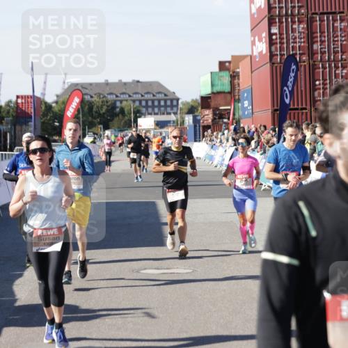 03.10.2025 - Köhlbrandbrückenlauf Jannik Wohlers http://msf.ph/oto/9121659 03.10.2025 13:04:47 Ziel 4022, 4061, 4236, 4246, 4247, 4303, 4449, 4724, 4831, 5849, 5948, 5968, 6268, 6470, 6716 meine-sportfotos.de