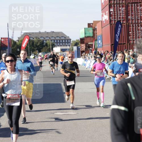 03.10.2025 - Köhlbrandbrückenlauf Jannik Wohlers http://msf.ph/oto/9121667 03.10.2025 13:04:47 Ziel 4022, 4061, 4236, 4246, 4247, 4303, 4449, 4724, 4831, 5849, 5948, 5968, 6268, 6470, 6716 meine-sportfotos.de