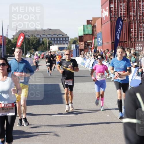 03.10.2025 - Köhlbrandbrückenlauf Jannik Wohlers http://msf.ph/oto/9121678 03.10.2025 13:04:47 Ziel 4022, 4061, 4236, 4246, 4247, 4303, 4449, 4724, 4831, 5849, 5948, 5968, 6268, 6470, 6716 meine-sportfotos.de
