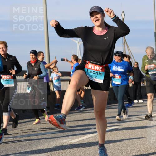 03.10.2025 - Köhlbrandbrückenlauf Strokosch-Dieckow http://msf.ph/oto/9121680 03.10.2025 09:57:32 Position 2 2036, 1950, 2050 meine-sportfotos.de