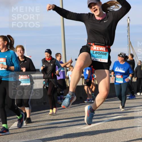 03.10.2025 - Köhlbrandbrückenlauf Strokosch-Dieckow http://msf.ph/oto/9121686 03.10.2025 09:57:32 Position 2 2019, 1950, 2050 meine-sportfotos.de