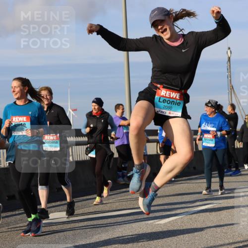 03.10.2025 - Köhlbrandbrückenlauf Strokosch-Dieckow http://msf.ph/oto/9121691 03.10.2025 09:57:32 Position 2 2019, 2036, 1950, 2050 meine-sportfotos.de