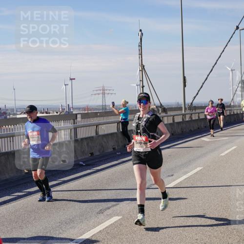 03.10.2025 - Köhlbrandbrückenlauf Michael Burmester http://msf.ph/oto/9121693 03.10.2025 13:03:25 Position 2 6560, 5592 meine-sportfotos.de