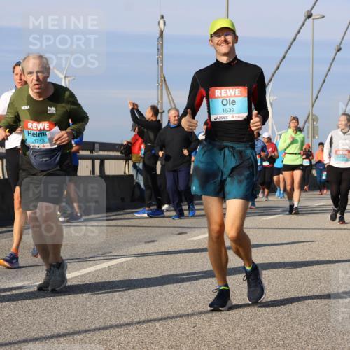 03.10.2025 - Köhlbrandbrückenlauf Strokosch-Dieckow http://msf.ph/oto/9121710 03.10.2025 09:57:35 Position 2 1713, 1539, 2451 meine-sportfotos.de
