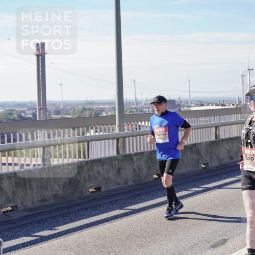 03.10.2025 - Köhlbrandbrückenlauf Michael Burmester http://msf.ph/oto/9121711 03.10.2025 13:03:25 Position 2 6560, 5592 meine-sportfotos.de