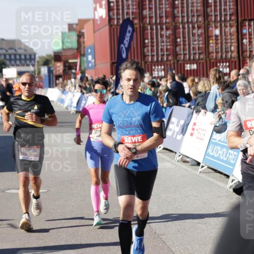 03.10.2025 - Köhlbrandbrückenlauf Jannik Wohlers http://msf.ph/oto/9121719 03.10.2025 13:04:48 Ziel 4022, 4061, 4236, 4246, 4247, 4303, 4449, 4724, 4831, 5849, 5948, 5968, 6268, 6470, 6716 meine-sportfotos.de