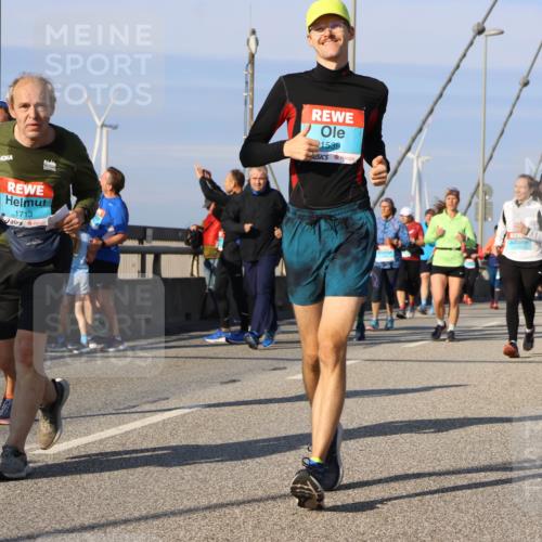 03.10.2025 - Köhlbrandbrückenlauf Strokosch-Dieckow http://msf.ph/oto/9121721 03.10.2025 09:57:35 Position 2 1713, 1539, 2451 meine-sportfotos.de