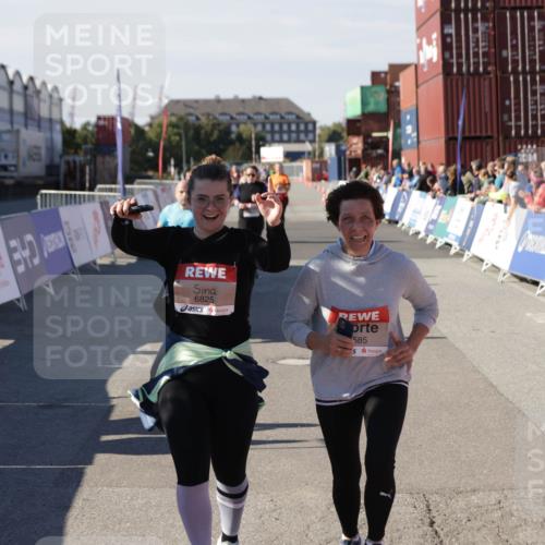 03.10.2025 - Köhlbrandbrückenlauf Jannik Wohlers http://msf.ph/oto/9121731 03.10.2025 13:36:40 Ziel 4735, 4974, 5199, 5278, 5585, 5767, 6023, 6825 meine-sportfotos.de