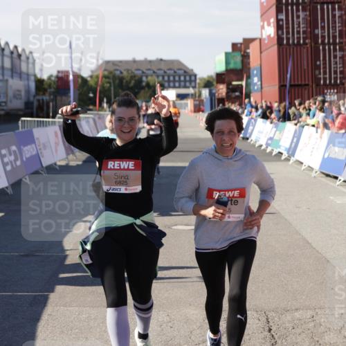 03.10.2025 - Köhlbrandbrückenlauf Jannik Wohlers http://msf.ph/oto/9121735 03.10.2025 13:36:40 Ziel 4735, 4974, 5199, 5278, 5585, 5767, 6023, 6825 meine-sportfotos.de