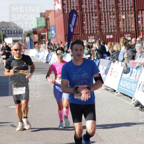 03.10.2025 - Köhlbrandbrückenlauf Jannik Wohlers http://msf.ph/oto/9121739 03.10.2025 13:04:49 Ziel 4022, 4061, 4236, 4240, 4246, 4247, 4303, 4449, 4724, 4831, 5849, 5948, 5968, 6268, 6470, 6716 meine-sportfotos.de