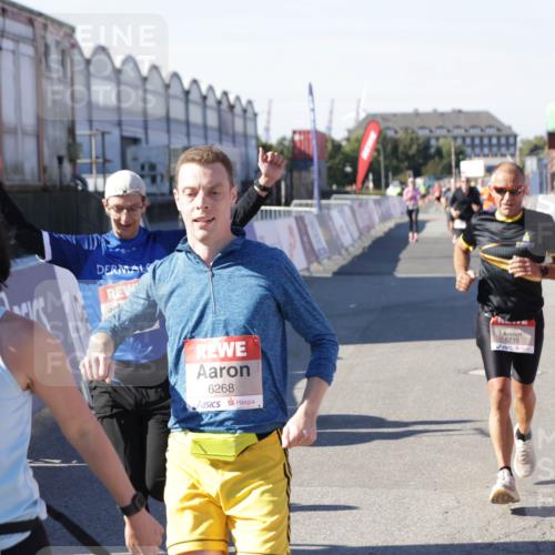 03.10.2025 - Köhlbrandbrückenlauf Jannik Wohlers http://msf.ph/oto/9121746 03.10.2025 13:04:49 Ziel 4022, 4061, 4236, 4240, 4246, 4247, 4303, 4449, 4724, 4831, 5849, 5948, 5968, 6268, 6470, 6716 meine-sportfotos.de