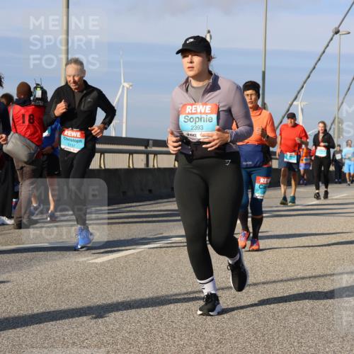 03.10.2025 - Köhlbrandbrückenlauf Strokosch-Dieckow http://msf.ph/oto/9121781 03.10.2025 09:57:47 Position 2 1252, 2137, 2393, 7 meine-sportfotos.de