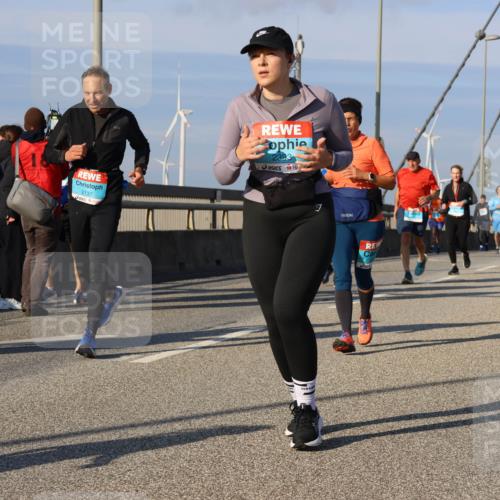 03.10.2025 - Köhlbrandbrückenlauf Strokosch-Dieckow http://msf.ph/oto/9121787 03.10.2025 09:57:48 Position 2 1252, 2137, 2393, 7 meine-sportfotos.de