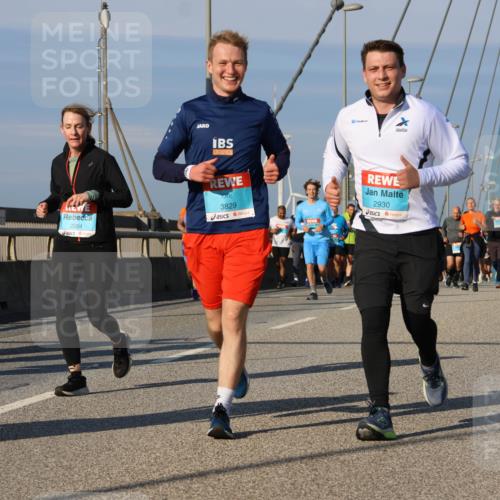 03.10.2025 - Köhlbrandbrückenlauf Strokosch-Dieckow http://msf.ph/oto/9121813 03.10.2025 09:57:53 Position 2 2284, 3829, 2930 meine-sportfotos.de