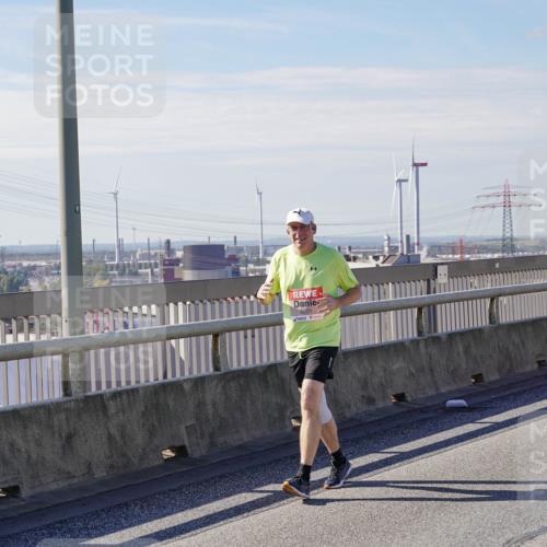 03.10.2025 - Köhlbrandbrückenlauf Michael Burmester http://msf.ph/oto/9121836 03.10.2025 13:03:39 Position 2 95, 6201 meine-sportfotos.de