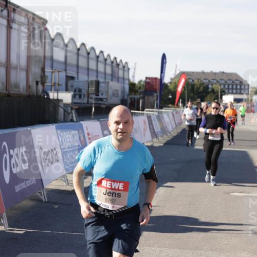 03.10.2025 - Köhlbrandbrückenlauf Jannik Wohlers http://msf.ph/oto/9121839 03.10.2025 13:36:43 Ziel 4974, 5199, 5278, 5585, 5767, 6023, 6825 meine-sportfotos.de