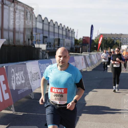 03.10.2025 - Köhlbrandbrückenlauf Jannik Wohlers http://msf.ph/oto/9121853 03.10.2025 13:36:44 Ziel 4974, 5199, 5278, 5585, 5767, 6023, 6825 meine-sportfotos.de