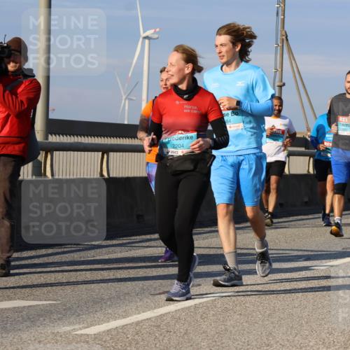 03.10.2025 - Köhlbrandbrückenlauf Strokosch-Dieckow http://msf.ph/oto/9121858 03.10.2025 09:58:00 Position 2 2204, 84, 2239 meine-sportfotos.de