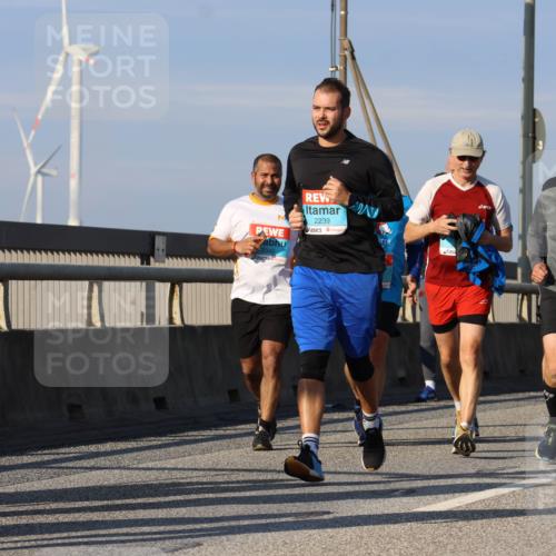 03.10.2025 - Köhlbrandbrückenlauf Strokosch-Dieckow http://msf.ph/oto/9121861 03.10.2025 09:58:02 Position 2 3346, 2239, 3090 meine-sportfotos.de