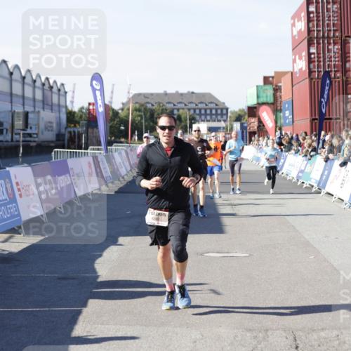 03.10.2025 - Köhlbrandbrückenlauf Jannik Wohlers http://msf.ph/oto/9121885 03.10.2025 13:04:55 Ziel 4061, 4175, 4217, 4240, 4303, 4449, 5670, 5785, 5849, 5952, 5968, 6268, 6561, 6716 meine-sportfotos.de
