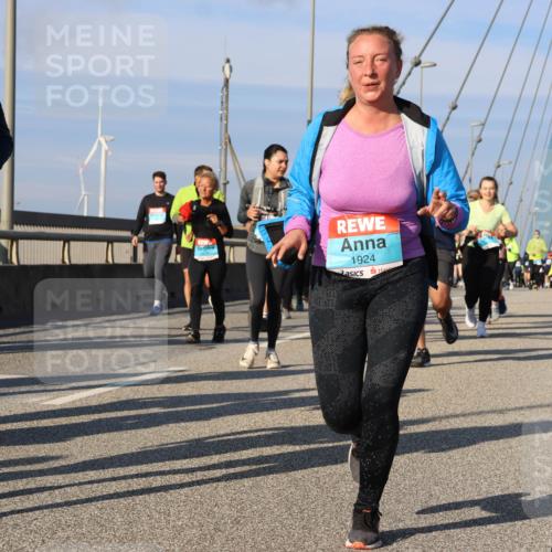 03.10.2025 - Köhlbrandbrückenlauf Strokosch-Dieckow http://msf.ph/oto/9121904 03.10.2025 09:58:08 Position 2 9, 3089, 1924 meine-sportfotos.de