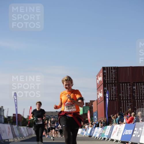 03.10.2025 - Köhlbrandbrückenlauf Jannik Wohlers http://msf.ph/oto/9121905 03.10.2025 13:36:53 Ziel 4974, 5287, 5313, 5808 meine-sportfotos.de