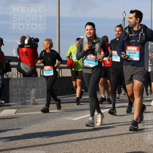 03.10.2025 - Köhlbrandbrückenlauf Strokosch-Dieckow http://msf.ph/oto/9121907 03.10.2025 09:58:10 Position 2 2574, 2644, 2779, 2635 meine-sportfotos.de