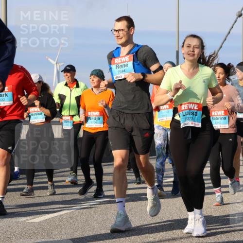 03.10.2025 - Köhlbrandbrückenlauf Strokosch-Dieckow http://msf.ph/oto/9121916 03.10.2025 09:58:11 Position 2 2632, 1425, 1756, 2374, 3787, 2373, 2240 meine-sportfotos.de