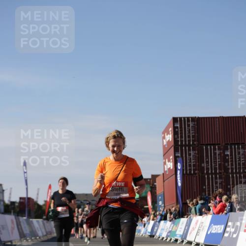 03.10.2025 - Köhlbrandbrückenlauf Jannik Wohlers http://msf.ph/oto/9121927 03.10.2025 13:36:53 Ziel 4974, 5287, 5313, 5808 meine-sportfotos.de