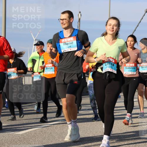 03.10.2025 - Köhlbrandbrückenlauf Strokosch-Dieckow http://msf.ph/oto/9121929 03.10.2025 09:58:11 Position 2 18, 2632, 1756, 2374, 2373, 2240, 1998 meine-sportfotos.de
