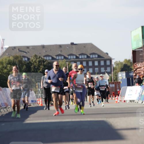 03.10.2025 - Köhlbrandbrückenlauf Jannik Wohlers http://msf.ph/oto/9121941 03.10.2025 13:39:05 Ziel 5584, 6030 meine-sportfotos.de