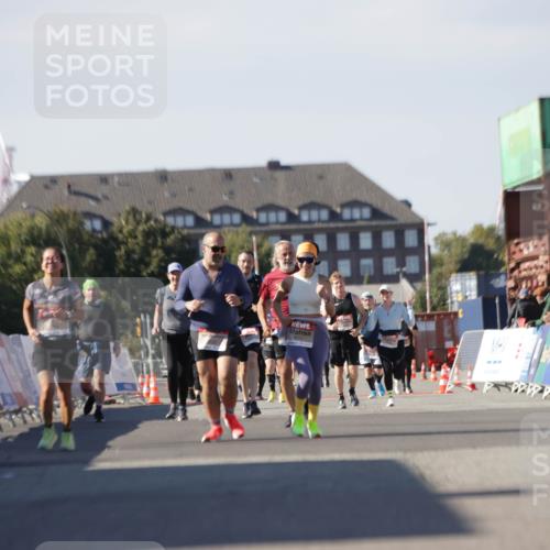 03.10.2025 - Köhlbrandbrückenlauf Jannik Wohlers http://msf.ph/oto/9121947 03.10.2025 13:39:05 Ziel 5584, 6030 meine-sportfotos.de