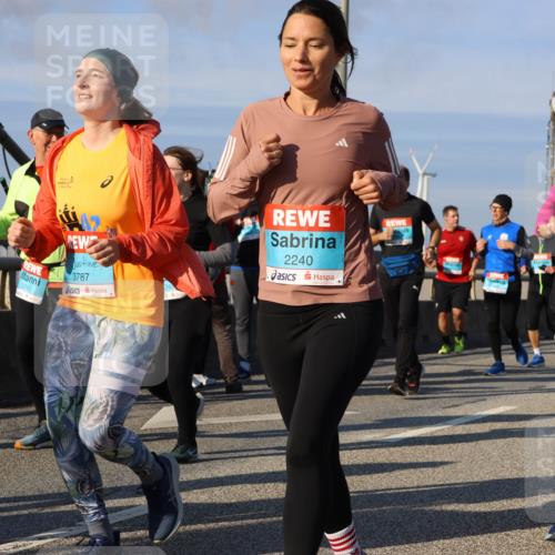 03.10.2025 - Köhlbrandbrückenlauf Strokosch-Dieckow http://msf.ph/oto/9121956 03.10.2025 09:58:14 Position 2 6, 3241, 3787, 2240, 1998 meine-sportfotos.de