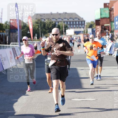 03.10.2025 - Köhlbrandbrückenlauf Jannik Wohlers http://msf.ph/oto/9121965 03.10.2025 13:04:58 Ziel 4061, 4175, 4217, 4240, 4449, 4751, 5670, 5785, 5849, 5951, 5952, 6268, 6561, 6716 meine-sportfotos.de