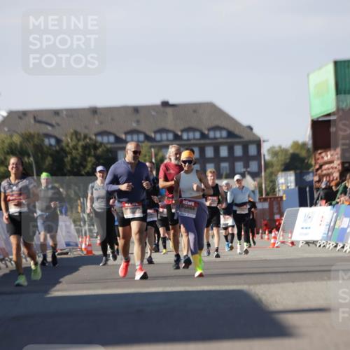 03.10.2025 - Köhlbrandbrückenlauf Jannik Wohlers http://msf.ph/oto/9121968 03.10.2025 13:39:05 Ziel 5584, 6030 meine-sportfotos.de