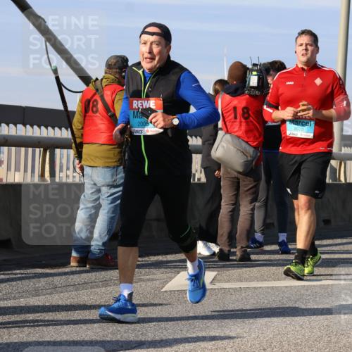 03.10.2025 - Köhlbrandbrückenlauf Strokosch-Dieckow http://msf.ph/oto/9121969 03.10.2025 09:58:18 Position 2 952, 5, 2005, 18, 2070, 1209 meine-sportfotos.de