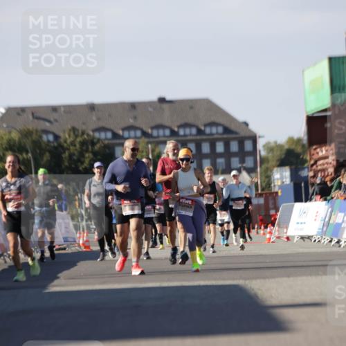 03.10.2025 - Köhlbrandbrückenlauf Jannik Wohlers http://msf.ph/oto/9121973 03.10.2025 13:39:05 Ziel 5584, 6030 meine-sportfotos.de