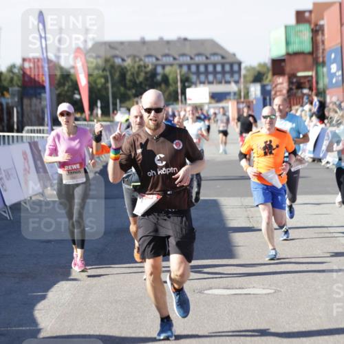 03.10.2025 - Köhlbrandbrückenlauf Jannik Wohlers http://msf.ph/oto/9121981 03.10.2025 13:04:58 Ziel 4061, 4175, 4217, 4240, 4449, 4751, 5670, 5785, 5849, 5951, 5952, 6268, 6561, 6716 meine-sportfotos.de
