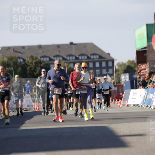 03.10.2025 - Köhlbrandbrückenlauf Jannik Wohlers http://msf.ph/oto/9121983 03.10.2025 13:39:05 Ziel 5584, 6030 meine-sportfotos.de