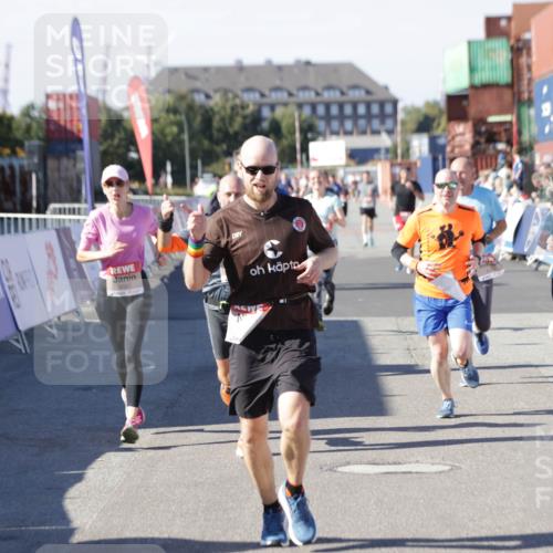 03.10.2025 - Köhlbrandbrückenlauf Jannik Wohlers http://msf.ph/oto/9121989 03.10.2025 13:04:58 Ziel 4061, 4175, 4217, 4240, 4449, 4751, 5670, 5785, 5849, 5951, 5952, 6268, 6561, 6716 meine-sportfotos.de